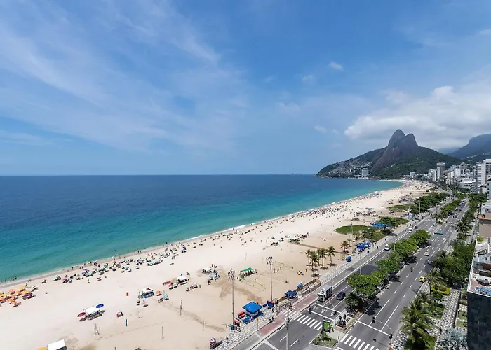Apartamento Moderno em Prédio à Beira-mar na Praia de Ipanema Rio de Janeiro